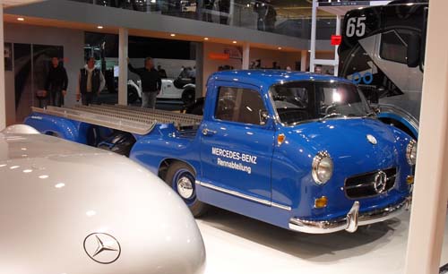 Mercedes Renntransporter
