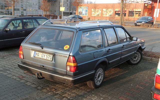 VW Passat 32B